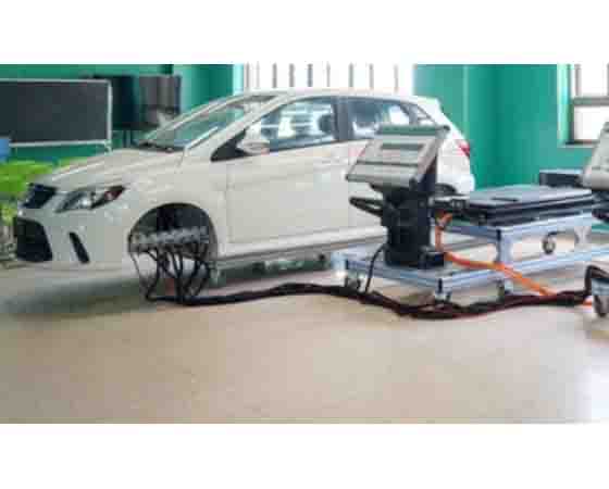 新能源汽車(chē)實(shí)訓室1.jpg